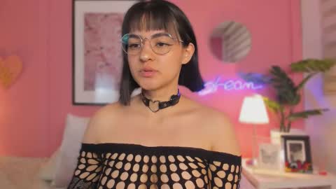 Snapshot of soysaraa_ chatting on October 8, 2025, 5:38 am Aleja online show from October 8, 2025, 5:38 am