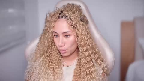 Snapshot of soytulu_ chatting on February 11, 2025, 4:35 pm brisa s online show from February 11, 2025, 4:35 pm