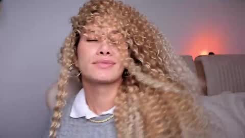 Snapshot of soytulu_ chatting on February 12, 2025, 4:22 pm brisa s online show from February 12, 2025, 4:22 pm