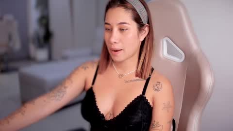 Snapshot of soytulu_ chatting on February 22, 2025, 1:00 am brisa s online show from February 22, 2025, 1:00 am