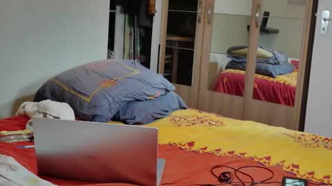 xoan online show from October 16, 2025, 5:25 pm