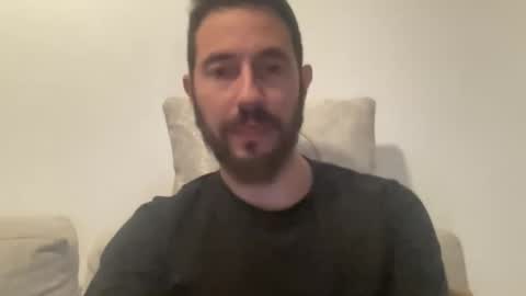 spainmenhot69 online show from December 27, 2024, 6:42 pm