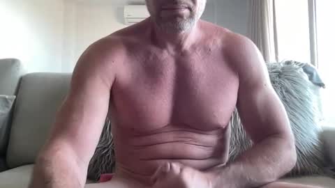 Snapshot of spaniardhot chatting on October 11, 2025, 7:01 pm spaniardhot online show from October 11, 2025, 7:01 pm