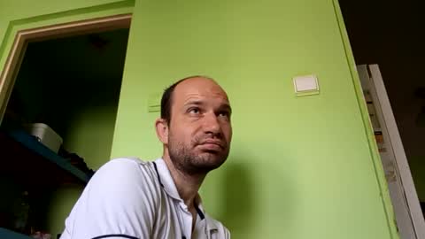 Snapshot of sparei7 chatting on March 18, 2026, 9:45 am Snaiky online show from March 18, 2026, 9:45 am