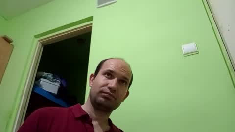 Snapshot of sparei7 chatting on March 24, 2026, 11:32 pm Snaiky online show from March 24, 2026, 11:32 pm