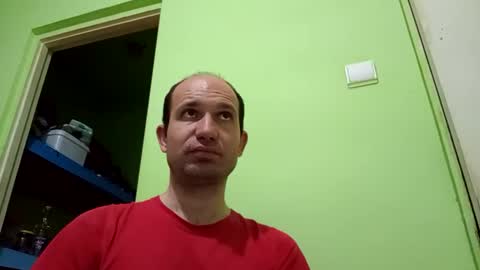 Snapshot of sparei7 chatting on April 3, 2026, 8:18 pm Snaiky online show from April 3, 2026, 8:18 pm