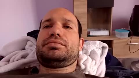 Snapshot of sparei7 chatting on April 9, 2026, 11:37 am Snaiky online show from April 9, 2026, 11:37 am