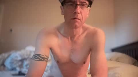 Snapshot of sparker1169 chatting on December 7, 2024, 7:43 pm Dad online show from December 7, 2024, 7:43 pm