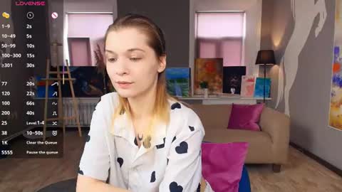 Snapshot of sparkly_k chatting on June 15, 2026, 7:43 am Kate online show from June 15, 2026, 7:43 am