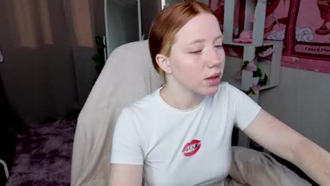 Snapshot of sparky_fox chatting on August 4, 2026, 12:25 am Nika online show from August 4, 2026, 12:25 am