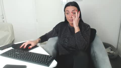 Carla online show from February 26, 2025, 8:00 pm