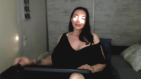 Snapshot of spicemint chatting on May 7, 2026, 3:50 pm Carla online show from May 7, 2026, 3:50 pm