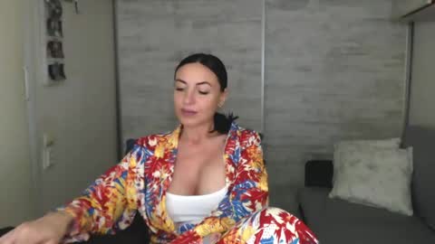Snapshot of spicemint chatting on May 9, 2026, 2:55 pm Carla online show from May 9, 2026, 2:55 pm