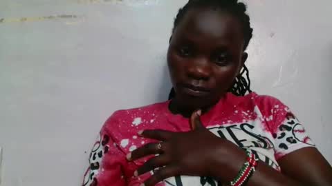 Snapshot of spicy_bella69 chatting on May 13, 2026, 9:39 am spicy_bella69 online show from May 13, 2026, 9:39 am
