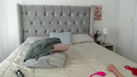 Snapshot of spicyangie chatting on January 14, 2025, 9:35 am Im Angela online show from January 14, 2025, 9:35 am