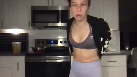 Alexi online show from November 12, 2025, 3:51 am