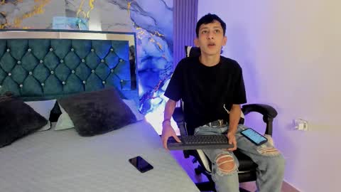 Snapshot of spicyslim_ chatting on January 17, 2026, 7:28 pm spicyslim_ online show from January 17, 2026, 7:28 pm