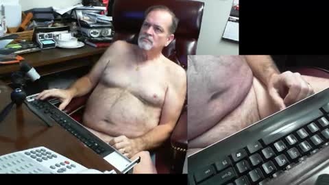 Snapshot of spitfire1964 chatting on March 12, 2025, 9:35 pm Spitfire online show from March 12, 2025, 9:35 pm