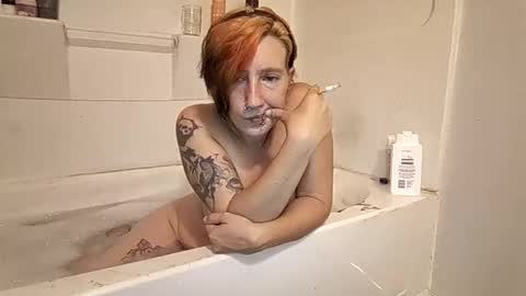 Snapshot of spookyqueen69 chatting on October 26, 2025, 12:49 am Kova online show from October 26, 2025, 12:49 am