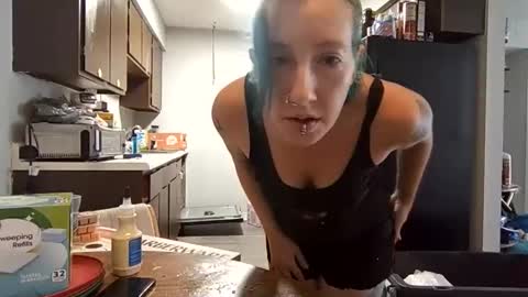 Snapshot of spookyqueen69 chatting on November 11, 2025, 3:45 pm Kova online show from November 11, 2025, 3:45 pm