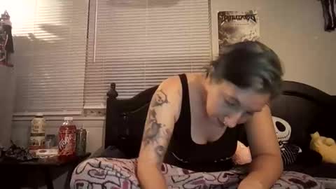 Snapshot of spookyqueen69 chatting on November 16, 2025, 11:54 pm Kova online show from November 16, 2025, 11:54 pm