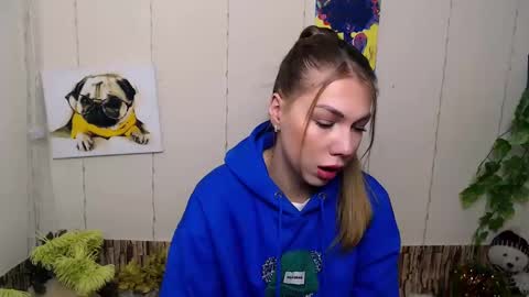 Snapshot of sport_tall_karina chatting on December 10, 2024, 11:00 am Karina online show from December 10, 2024, 11:00 am