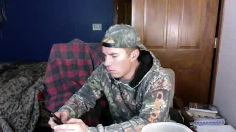 Snapshot of spun_redneck chatting on January 7, 2026, 12:02 am Spun Redneck online show from January 7, 2026, 12:02 am