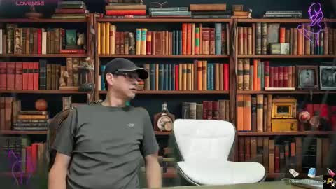 Snapshot of squirt_vip_room chatting on March 1, 2026, 2:02 am Roxy Day Mossimo Knight online show from March 1, 2026, 2:02 am