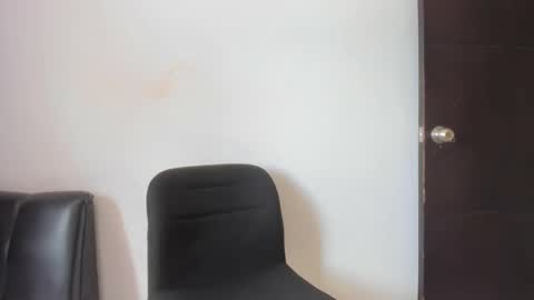 Snapshot of squirttati33 chatting on September 10, 2025, 4:51 pm Tati online show from September 10, 2025, 4:51 pm