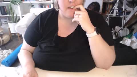 Messi Jessi online show from May 5, 2026, 2:36 pm