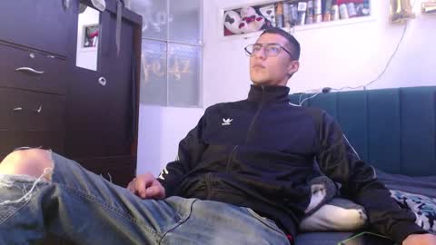 Snapshot of sr_porn01 chatting on February 17, 2025, 9:30 pm sr_porn01 online show from February 17, 2025, 9:30 pm