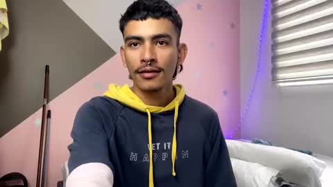 Snapshot of srcejotas chatting on January 25, 2025, 4:03 pm sorry mom online show from January 25, 2025, 4:03 pm