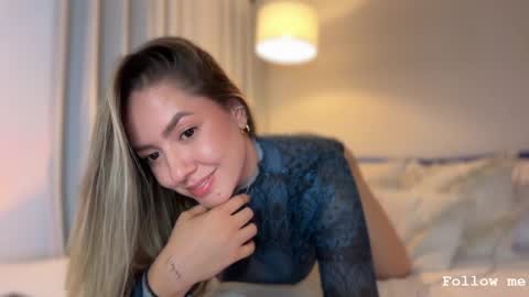 Snapshot of srta__sophie chatting on May 29, 2026, 1:36 am Sophie 3 online show from May 29, 2026, 1:36 am