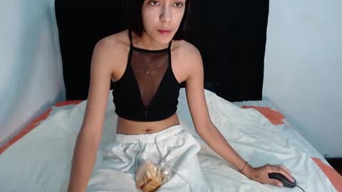Snapshot of srta_luciana chatting on October 2, 2025, 12:01 pm . . online show from October 2, 2025, 12:01 pm