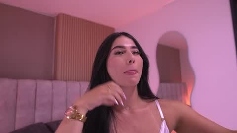 samantha online show from April 8, 2026, 7:25 pm