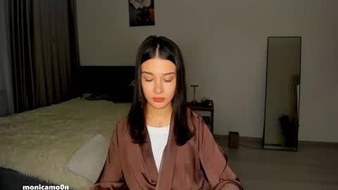 Snapshot of ssash1mii chatting on December 6, 2024, 6:06 pm Hey guys i miss you so much online show from December 6, 2024, 6:06 pm