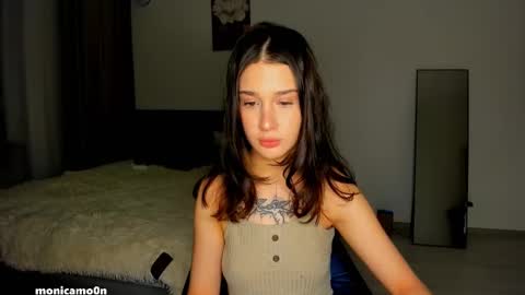 Snapshot of ssash1mii chatting on December 13, 2024, 7:53 pm Hey guys i miss you so much online show from December 13, 2024, 7:53 pm