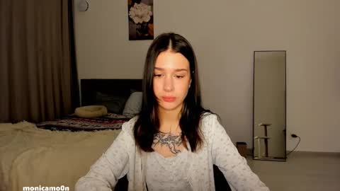 Snapshot of ssash1mii chatting on February 2, 2025, 6:37 am Hey guys i miss you so much online show from February 2, 2025, 6:37 am