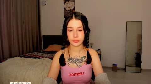 Snapshot of ssash1mii chatting on February 7, 2025, 6:35 am Hey guys i miss you so much online show from February 7, 2025, 6:35 am