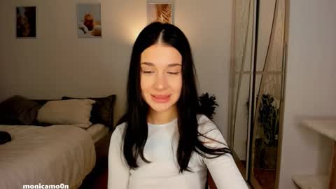 Snapshot of ssash1mii chatting on November 17, 2025, 8:47 pm Hey guys i miss you so much online show from November 17, 2025, 8:47 pm