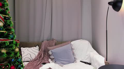 Alexandra online show from December 25, 2024, 9:43 pm