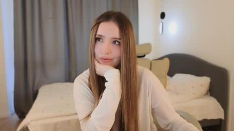 Chloe online show from June 5, 2026, 7:03 am