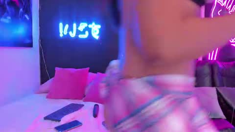 staarlightt online show from June 26, 2026, 1:32 am