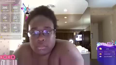 Snapshot of staceesparklezxxx chatting on January 4, 2025, 3:40 am Stacee online show from January 4, 2025, 3:40 am