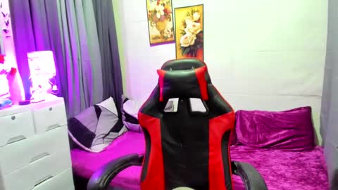 Snapshot of staceycummer chatting on January 20, 2025, 5:37 am staceycummer online show from January 20, 2025, 5:37 am