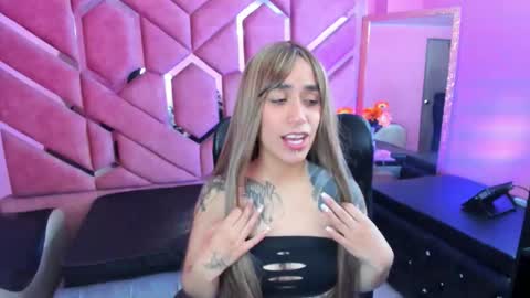 Stacey lee online show from November 19, 2025, 2:44 am