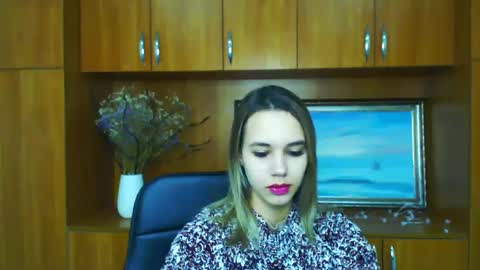 Snapshot of stacy_gr chatting on December 14, 2024, 7:40 am Stacy online show from December 14, 2024, 7:40 am