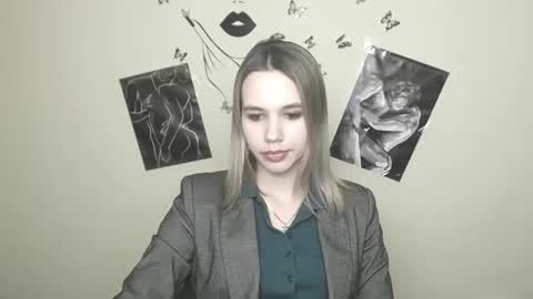 Snapshot of stacy_gr chatting on December 23, 2024, 5:11 pm Stacy online show from December 23, 2024, 5:11 pm