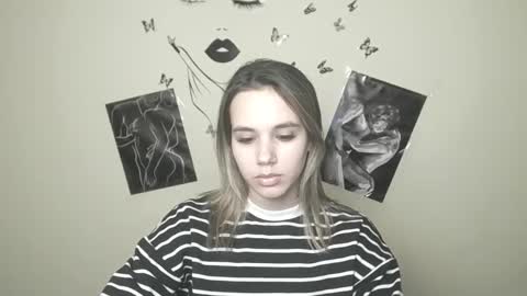 Snapshot of stacy_gr chatting on January 5, 2025, 5:30 pm Stacy online show from January 5, 2025, 5:30 pm