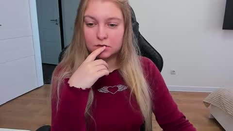 Stacy  online show from September 29, 2025, 9:58 am